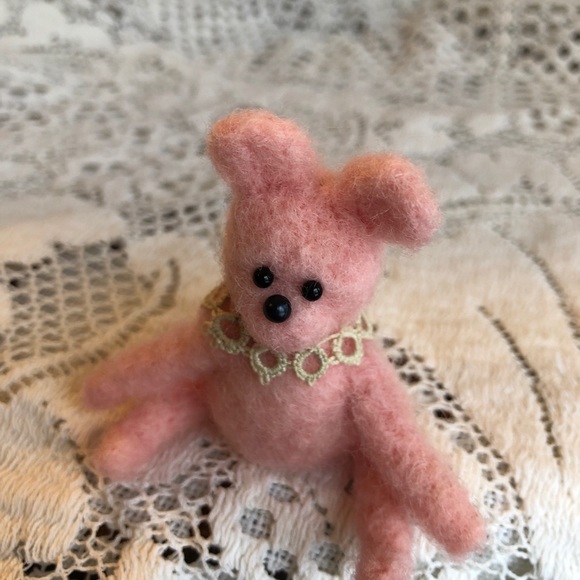 Handmade needle felted teddy bear - Picture 7 of 11
